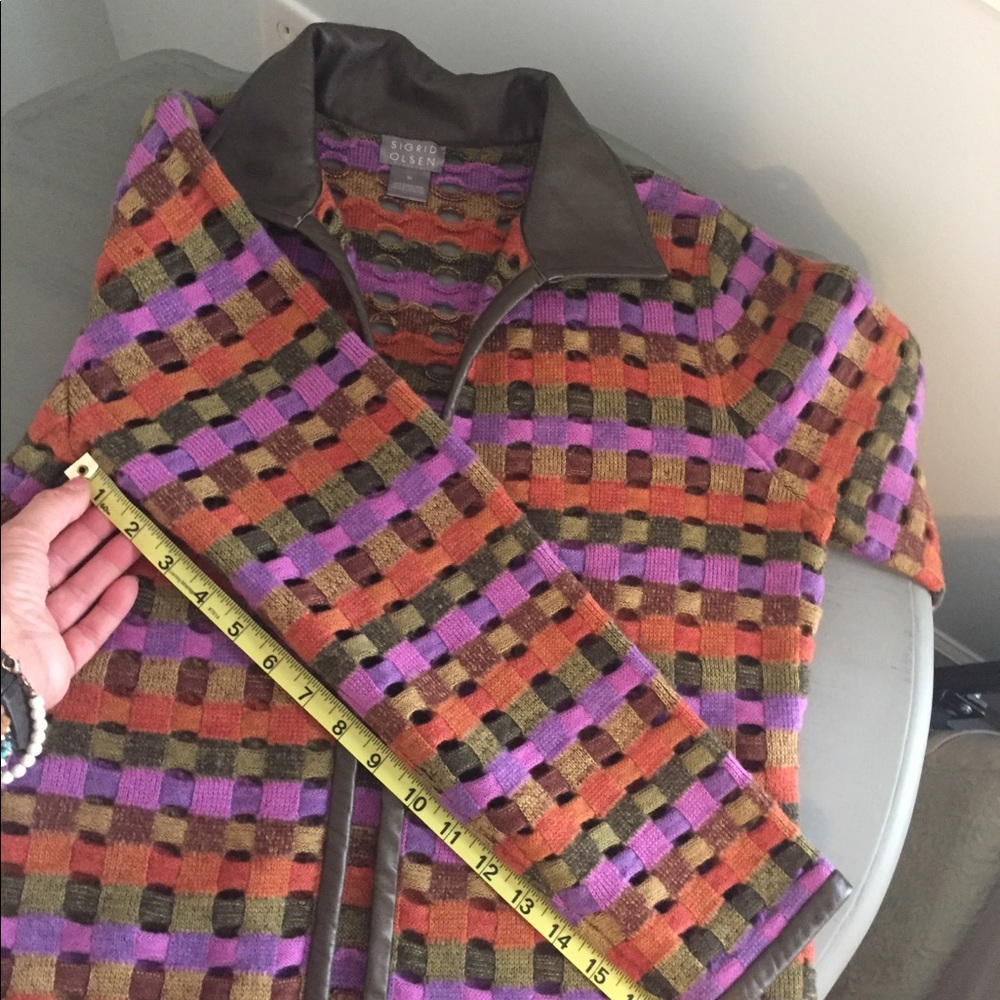 🤗 Designer Leather collar & trim (buttery soft) Cardigan. Beautiful crop design